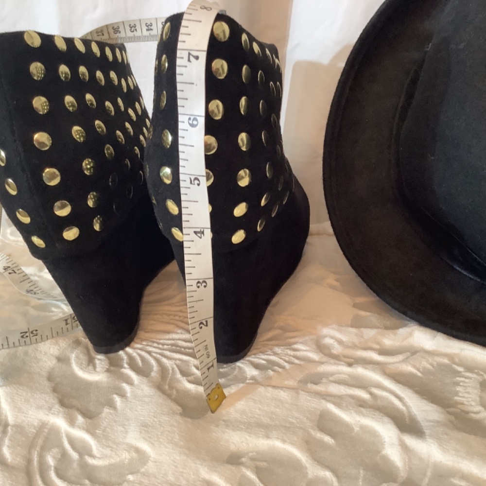 NWT Italian black suede ankle boots with gold studs bling - Picture 6 of 11